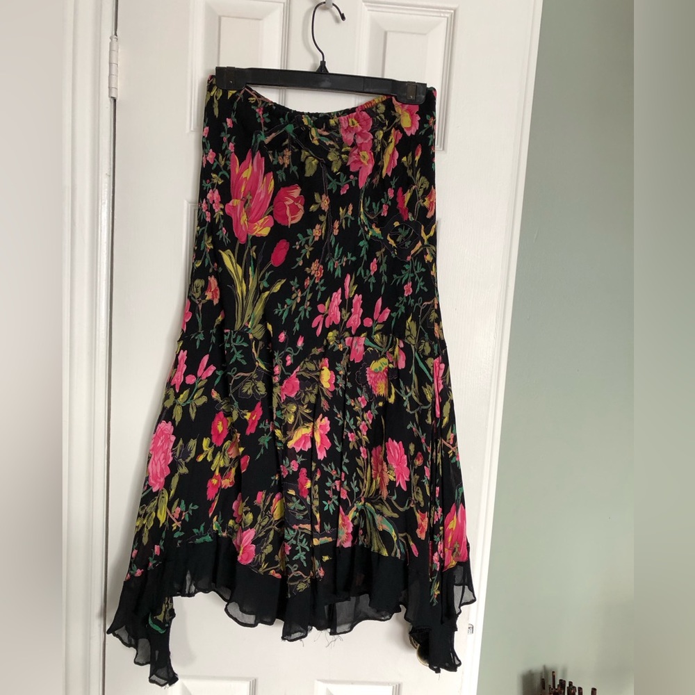 Women skirt - never worn